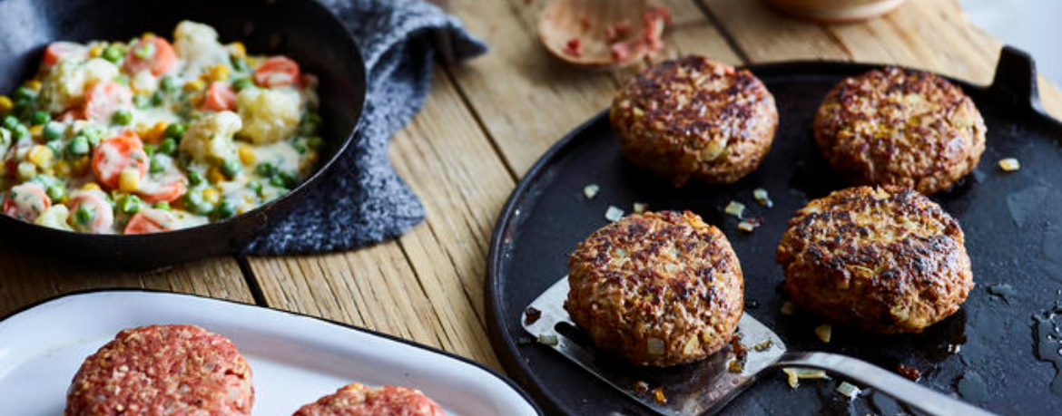 Frikadellen mit Sahnegemüse für 4 Personen von lidl-kochen.de