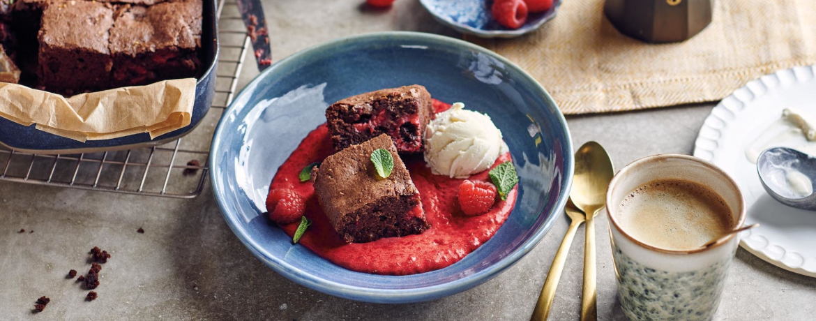 Himbeer-Brownies mit Vanilleeis für 4 Personen von lidl-kochen.de