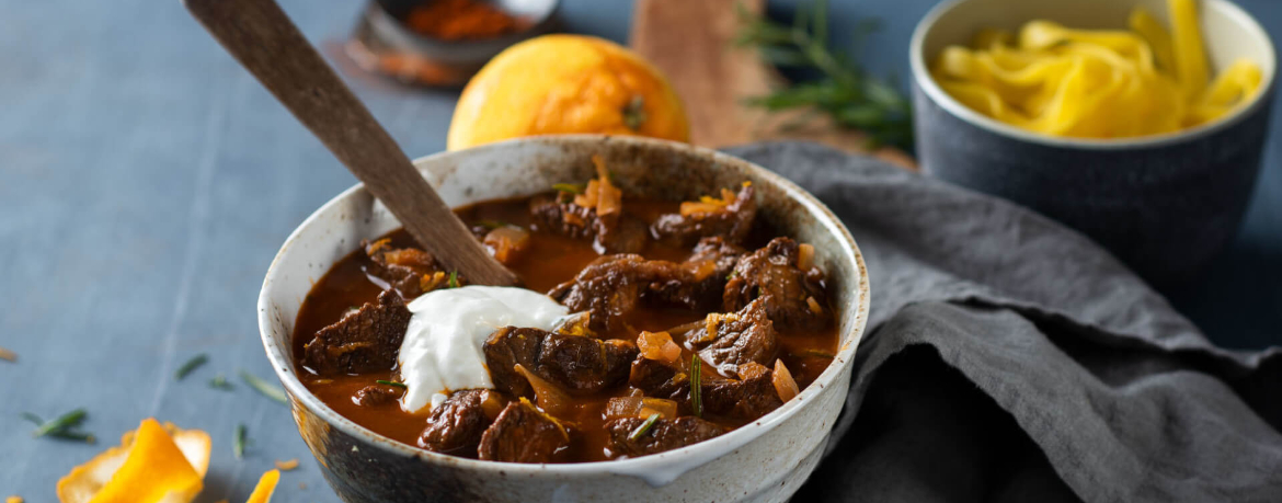 Rindergulasch mit frischem Rosmarin und Tagliatelle für 4 Personen von lidl-kochen.de