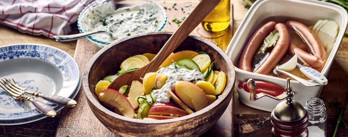 Wiener Würstchen mit Kartoffel-Apfel-Salat für 4 Personen von lidl-kochen.de