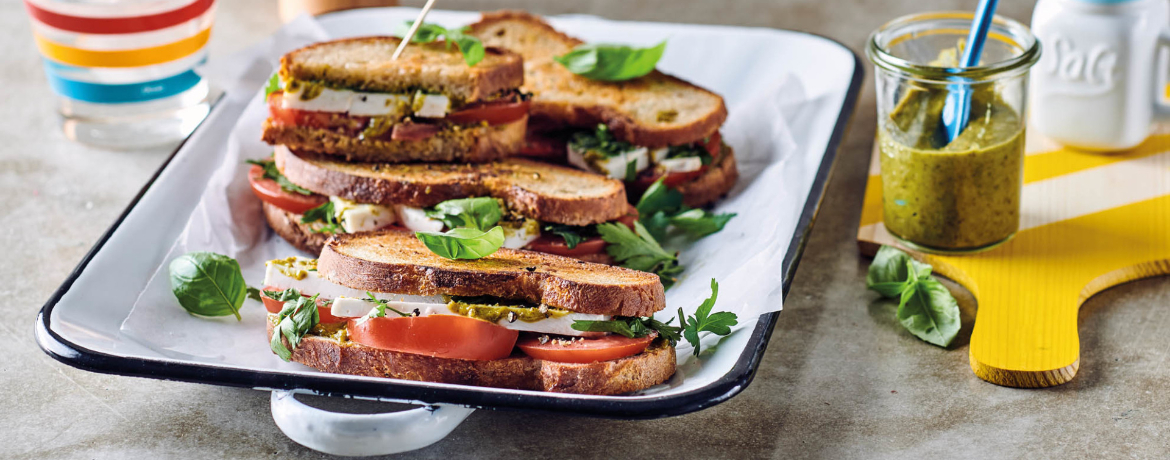 Grilled Sandwich mit Hirtengenuss, Tomaten und Kräutern für 4 Personen von lidl-kochen.de