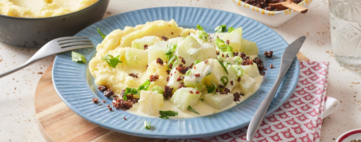 Rahmkohlrabi auf cremigem Kartoffelpüree mit Pumpernickelbröseln für 4 Personen von lidl-kochen.de