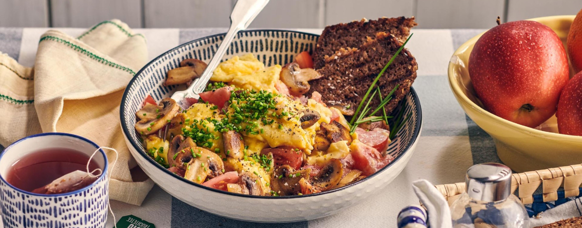 Rührei mit Champignons, Tomaten und Schnittlauch für 4 Personen von lidl-kochen.de