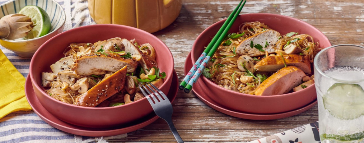 Hähnchen süß-sauer mit Glasnudeln, Pilzen und Cashewkernen für 4 Personen von lidl-kochen.de