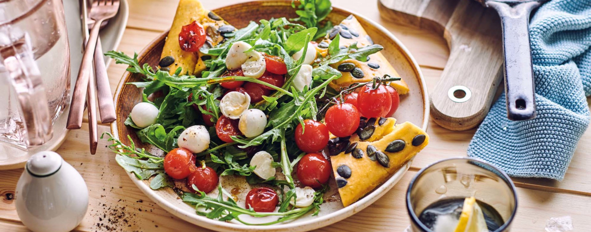 Lauwarmer Tomaten-Rucolasalat auf Eiweißbrot & Mozzarella für 4 Personen von lidl-kochen.de