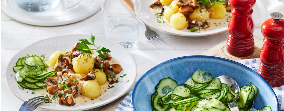 Miniklöße mit Pilzragout und Dill-Gurken-Salat für 4 Personen von lidl-kochen.de