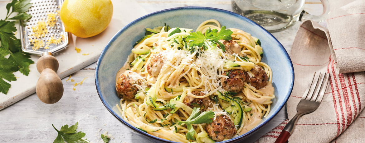 Pasta mit Kalbsfleischbällchen und Zucchini für 1 Personen von lidl-kochen.de