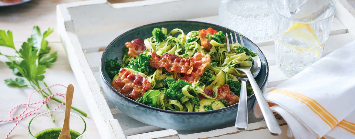 Frische Tagliatelle mit Grünkohl und krossem Bacon für 4 Personen von lidl-kochen.de