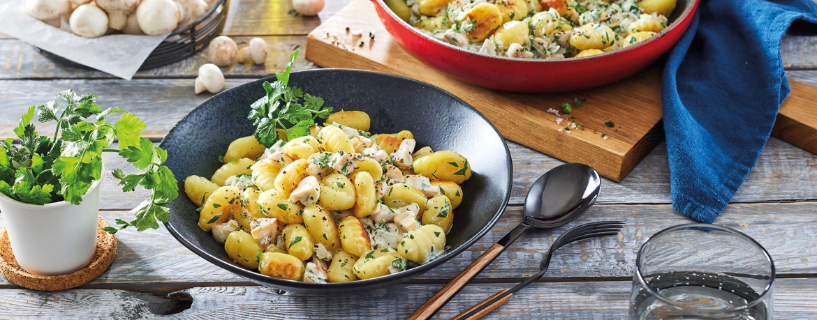 Gnocchipfanne mit gebratenen Champignons und Petersilien-Rahm-Sauce für 4 Personen von lidl-kochen.de