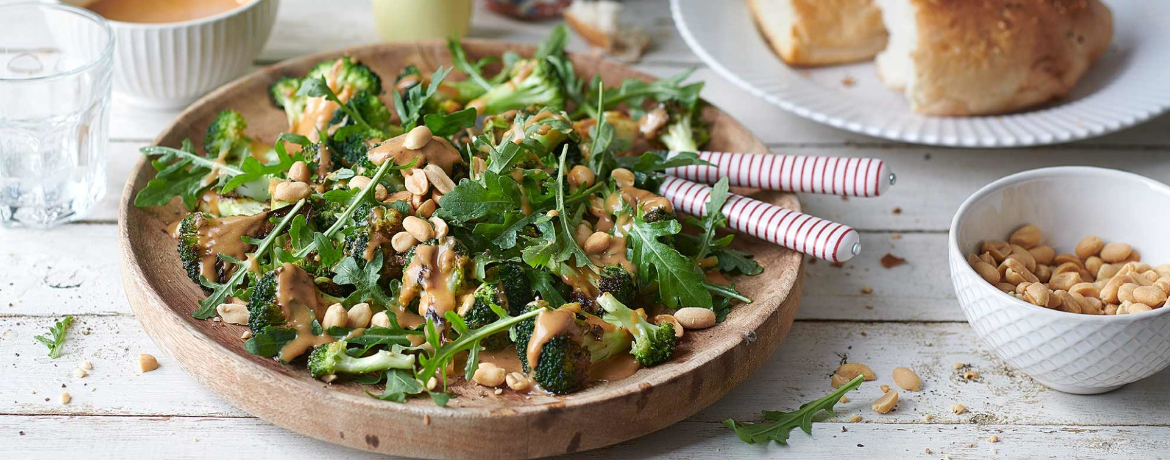 Brokkolisalat mit Erdnussdressing für 4 Personen von lidl-kochen.de