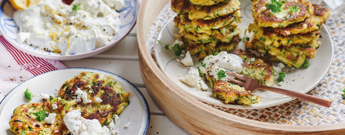 Zucchinipuffer mit Feta und griechischem Joghurt für 4 Personen von lidl-kochen.de