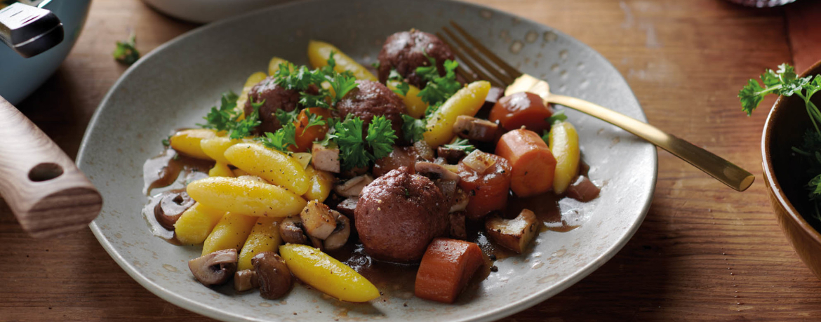 Vegane Bœf-Bourguignon-Klopse mit Schupfnudeln für 4 Personen von lidl-kochen.de