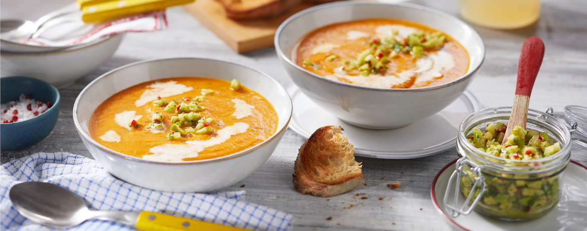 Geröstete Karottensuppe mit Apfel-Gurken Salsa für 4 Personen von lidl-kochen.de