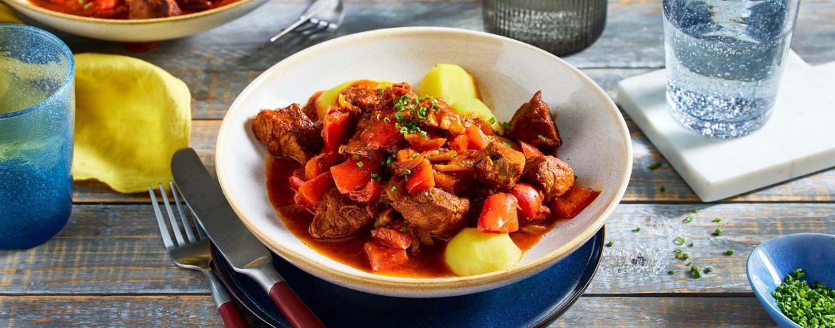 Paprikagulasch mit Salzkartoffeln für 4 Personen von lidl-kochen.de