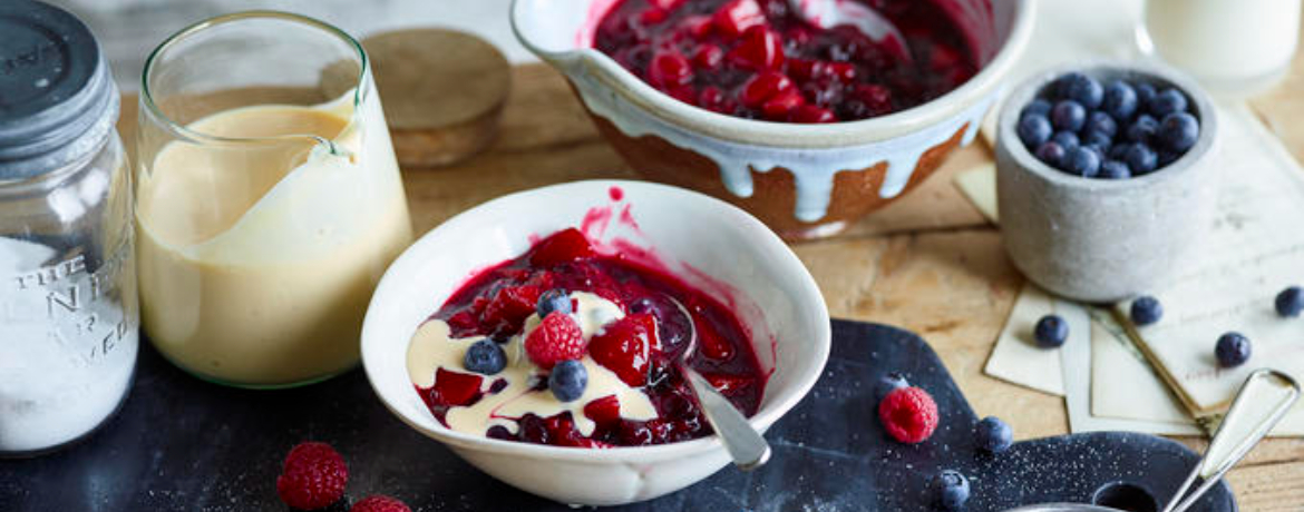 Rote Grütze mit Vanillesauce für 4 Personen von lidl-kochen.de