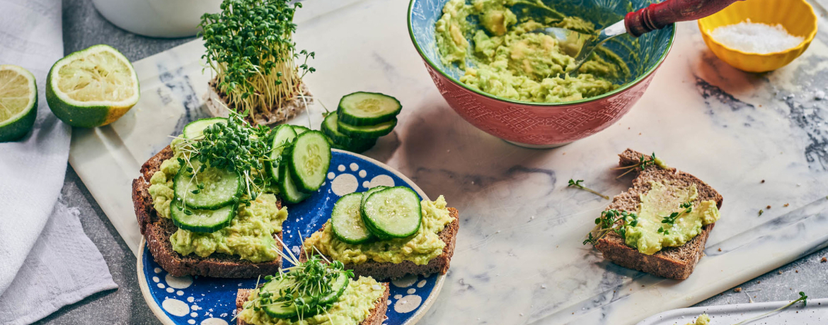 Belegte Brote mit Guacamole und Gurke für 4 Personen von lidl-kochen.de