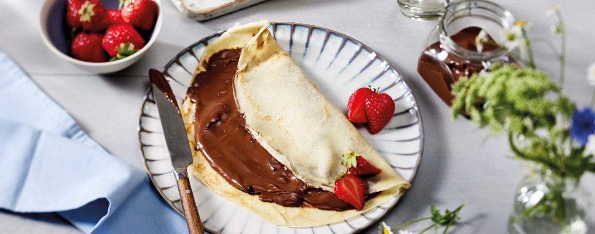 Pfannkuchen und Nuss-Nougat-Creme mit Erdbeeren für 4 Personen von lidl-kochen.de