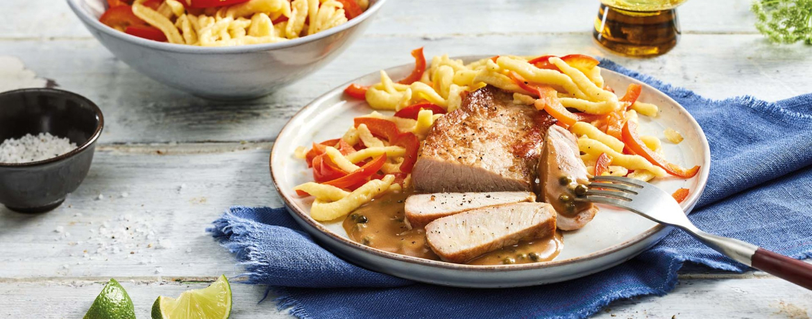 Schweineschnitzel in Pfefferrahm mit Paprikaspätzle für 4 Personen von lidl-kochen.de