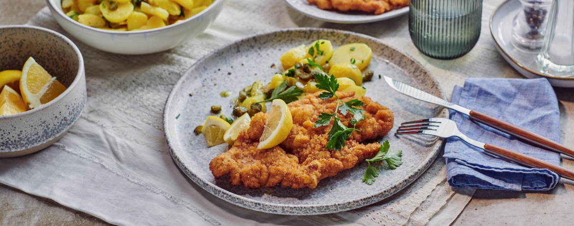 Schnitzel Wiener Art mit Kartoffelsalat für 4 Personen von lidl-kochen.de