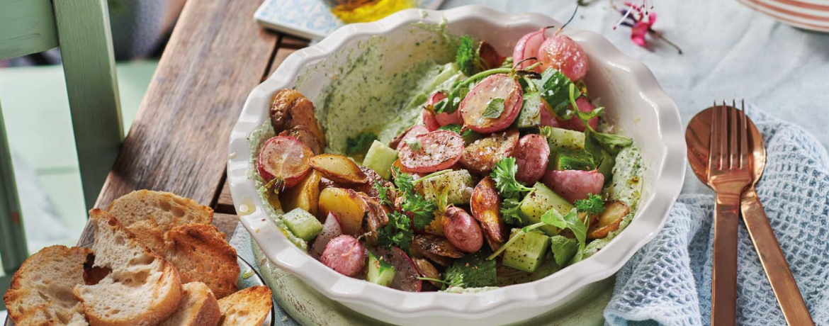 Kräuter-Kartoffelsalat mit gebackenen Radieschen für 4 Personen von lidl-kochen.de