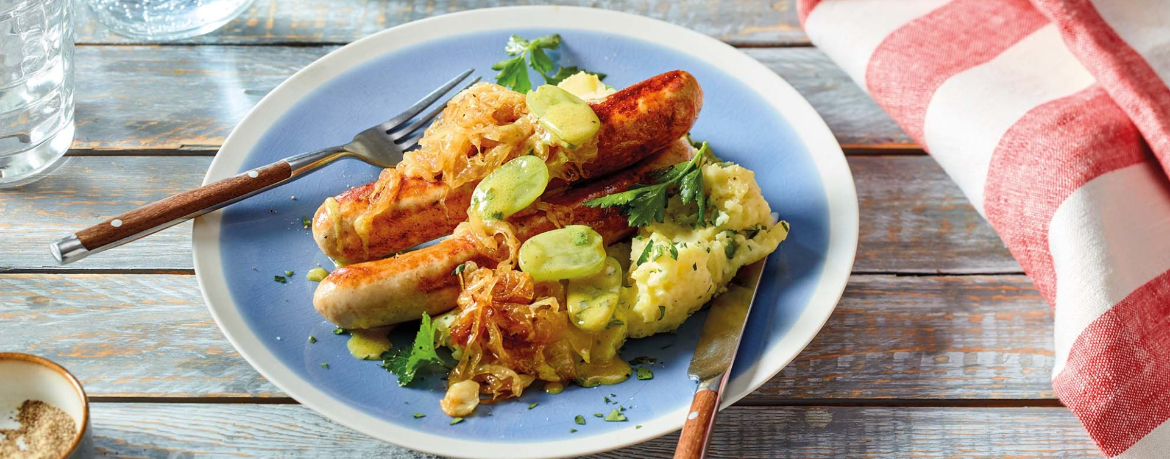 Rostbratwürste mit Kartoffel-Püree, geschmelzten Zwiebeln und Traubensalsa für 4 Personen von lidl-kochen.de