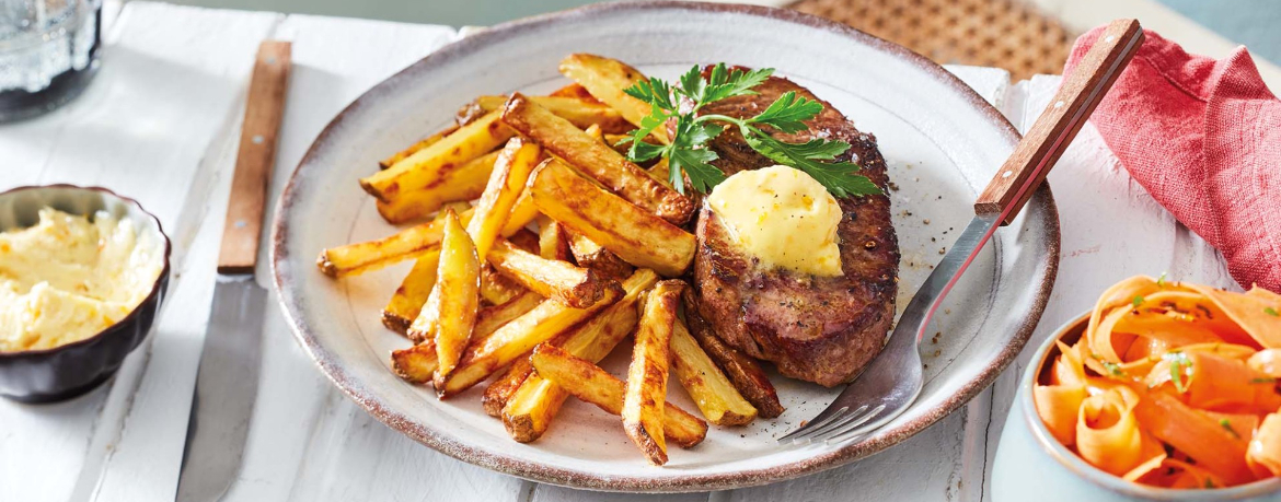 Steak mit Orangen-Gewürz-Butter, Pommes frites und Karottensalat für 4 Personen von lidl-kochen.de
