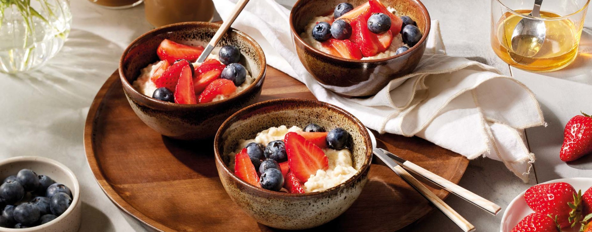 Porridge mit Erdbeeren und Blaubeeren für 4 Personen von lidl-kochen.de