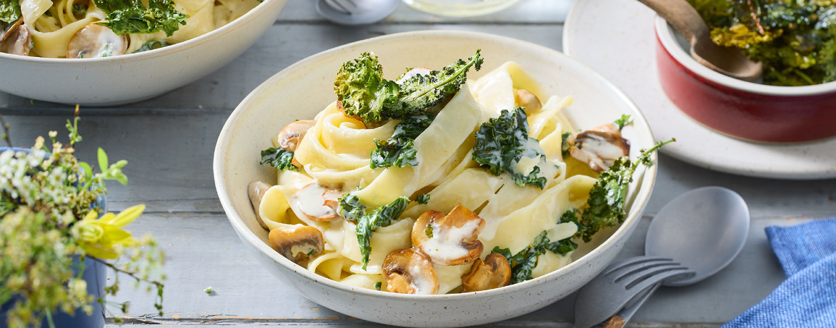 Frische Pappardelle-Nudeln mit Champignons und zweierlei Grünkohl für 4 Personen von lidl-kochen.de