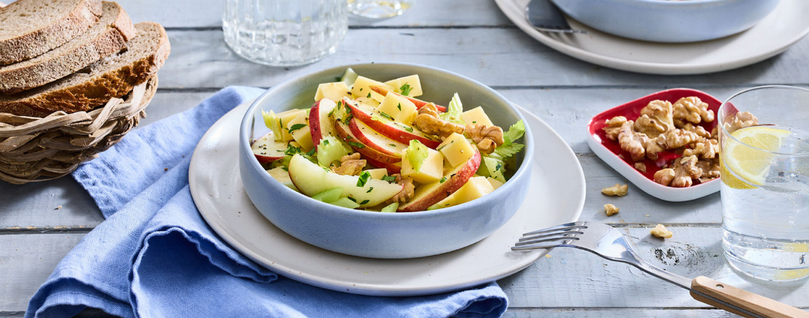 Walnuss-Käse-Salat mit Äpfeln für 4 Personen von lidl-kochen.de