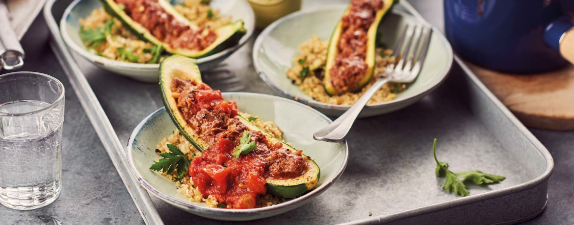 Gefüllte Zucchini mit Tomatensauce für 4 Personen von lidl-kochen.de