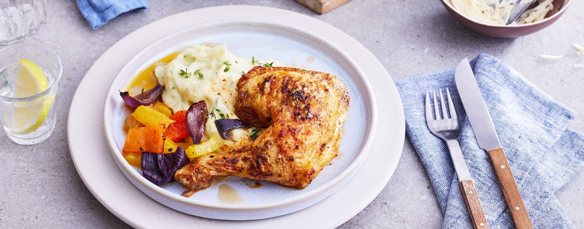 Hähnchen-Schenkel mit geschmorter Paprika und Parmesan-Kartoffel-Püree für 4 Personen von lidl-kochen.de