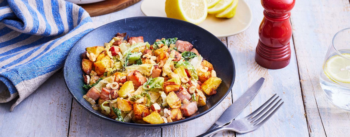 Wirsing-Kasseler-Pfanne mit Haselnusskartoffeln für 4 Personen von lidl-kochen.de