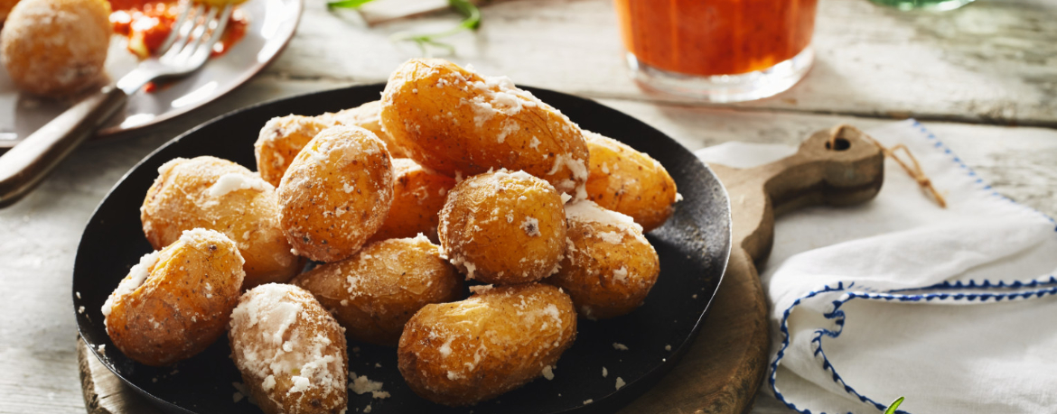 Papas Arrugadas – Kanarische Salzkartoffeln mit Mojo Rojo für 4 Personen von lidl-kochen.de