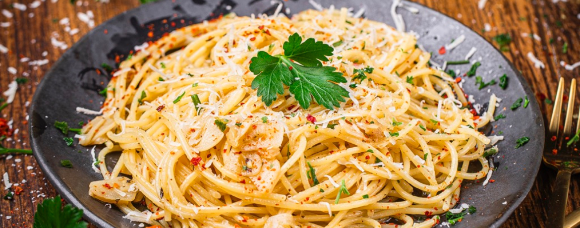Stefano Zarrellas Spaghetti Aglio e Olio für 4 Personen von lidl-kochen.de