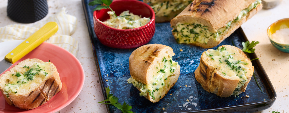 Knoblauchbrot zum Grillen mit Kräuterbutter und Parmesan für 4 Personen von lidl-kochen.de