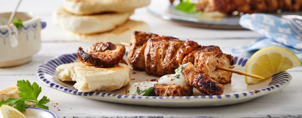 Griechische Souvlaki-Spieße mit Pitabrot für 4 Personen von lidl-kochen.de