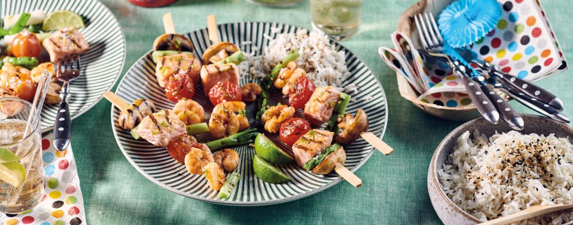 Bunte Fisch-Garnelen-Spieße mit Limettenbutter für 4 Personen von lidl-kochen.de