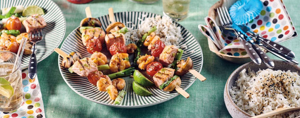 Bunte Fisch-Garnelen-Spieße mit Limettenbutter für 4 Personen von lidl-kochen.de