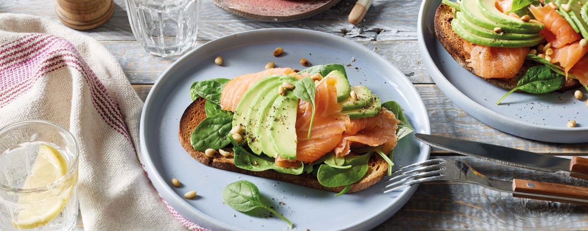 Belegte Brote mit Lachs und Avocado für 4 Personen von lidl-kochen.de