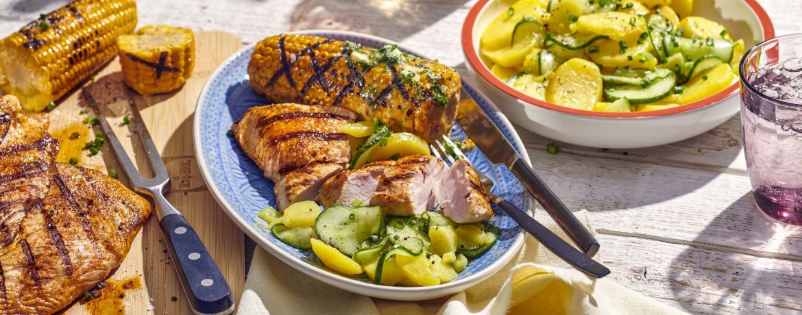 Gegrillte Putenbrust mit Maiskolben und Kartoffel-Gurken-Salat für 4 Personen von lidl-kochen.de