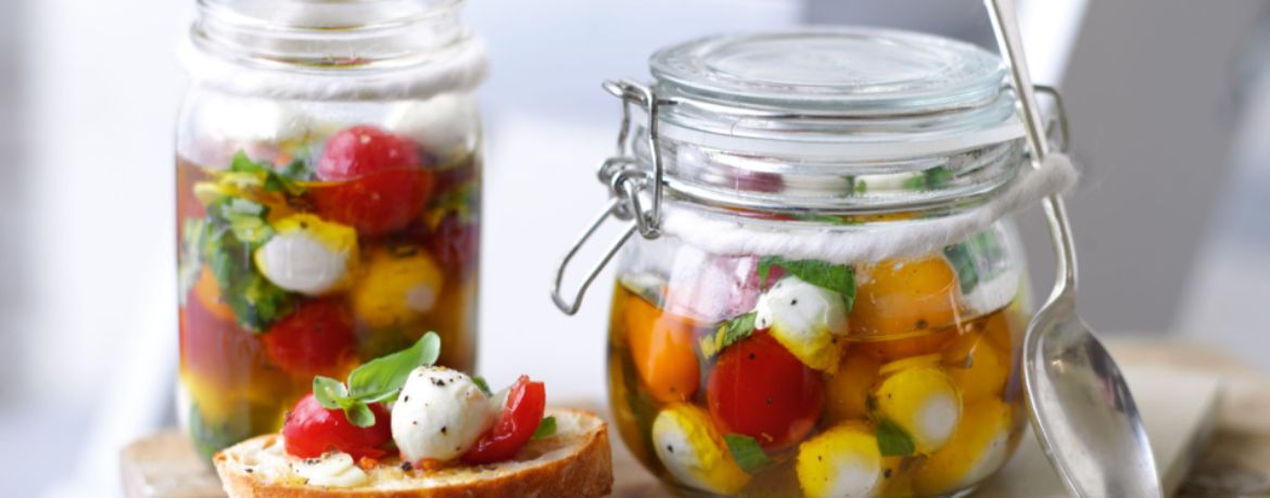 Caprese in Öl - Tmonaten mit Mozzarella in Öl für 16 Personen von lidl-kochen.de
