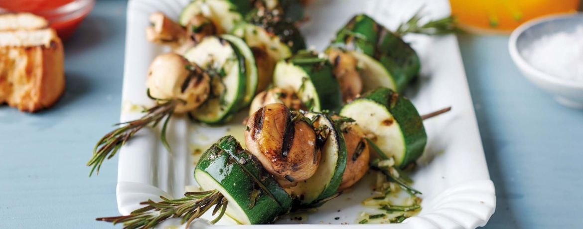 Pilz-Zucchini-Spieße in Knoblauchmarinade für 4 Personen von lidl-kochen.de