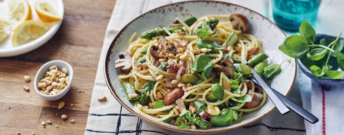 Pasta mit grünem Spargel und Champignons für 4 Personen von lidl-kochen.de