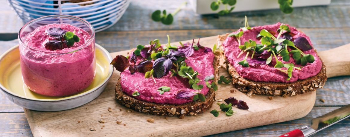 Brot mit veganem Rote-Bete-Meerrettich-Aufstrich für 4 Personen von lidl-kochen.de