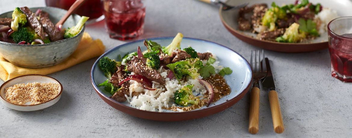 Rindfleisch mit Brokkoli in Pfeffersauce für 4 Personen von lidl-kochen.de
