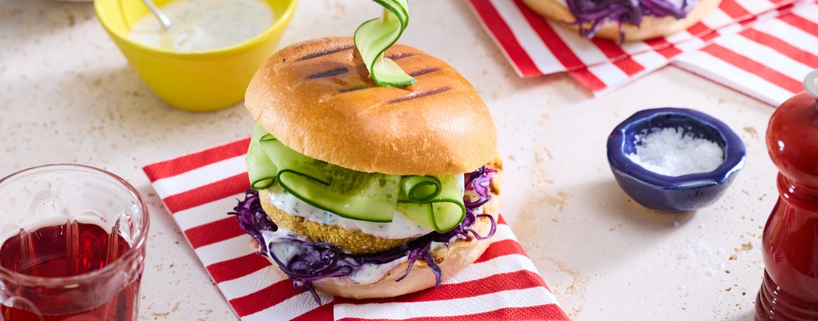 Fallafel Burger mit Kräuter Sauce und Rotkohl für 4 Personen von lidl-kochen.de