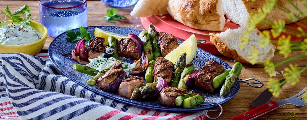 Würzige Grillspieße mit Rindfleisch und grünem Spargel für 4 Personen von lidl-kochen.de