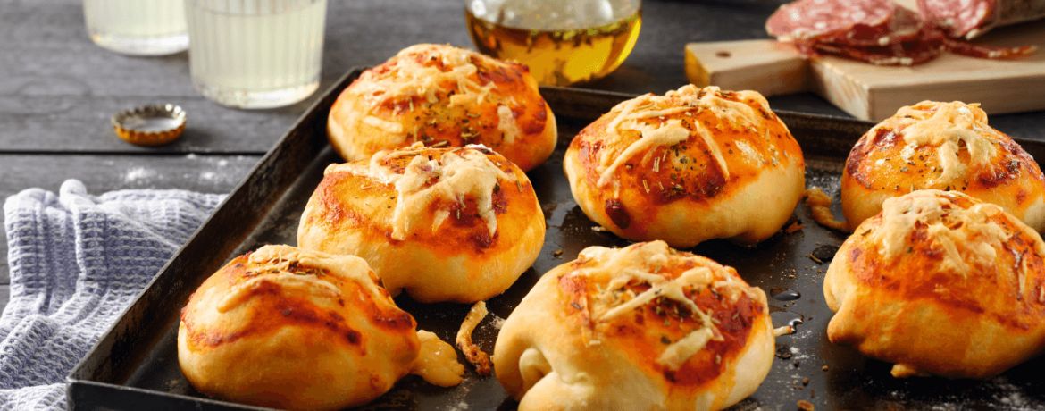 Gefüllte Pizzabrötchen mit Salami für 4 Personen von lidl-kochen.de