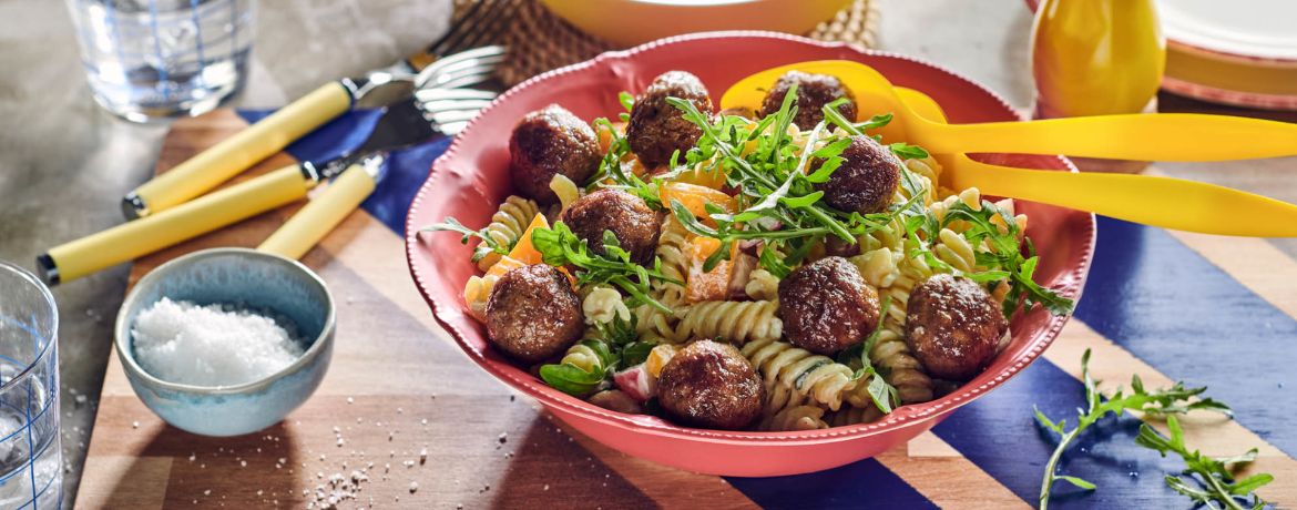 Nudelsalat mit Rucola, Radieschen und Hackbällchen für 4 Personen von lidl-kochen.de