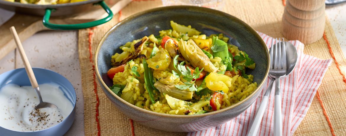 Vegetarische Paella mit gebratenen Artischocken und Limettenjoghurt für 4 Personen von lidl-kochen.de